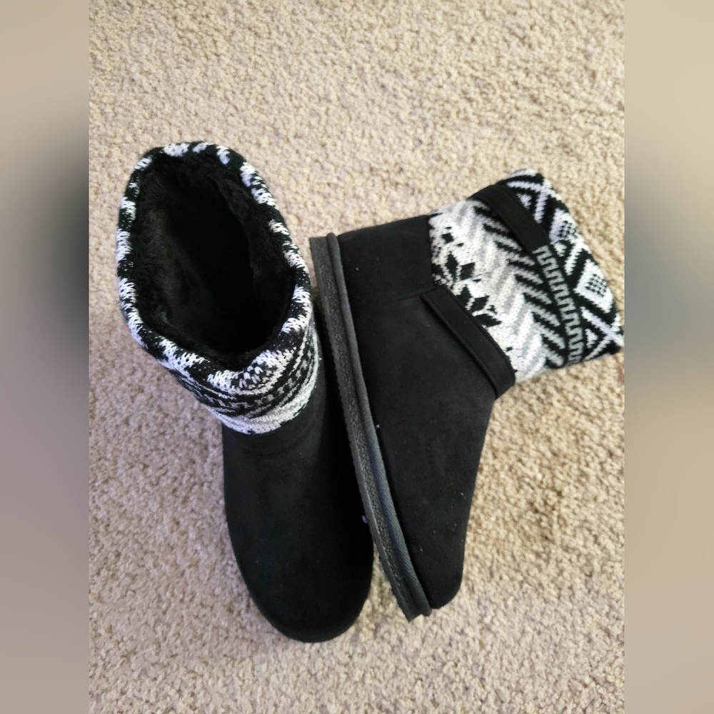 Boots - Picture 2 of 5